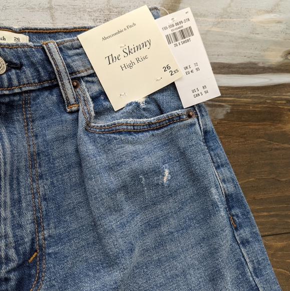 Abercrombie The Skinny High Rise Jeans - Picture 2 of 2